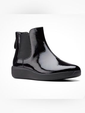 CLARKS Unstructured Tawnia Mid Pull On Chelsea Ankle Boot Black Patent Size 9
